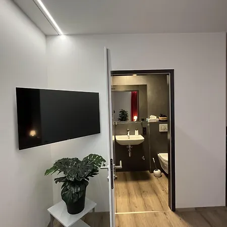 Red Comfort Retreat *